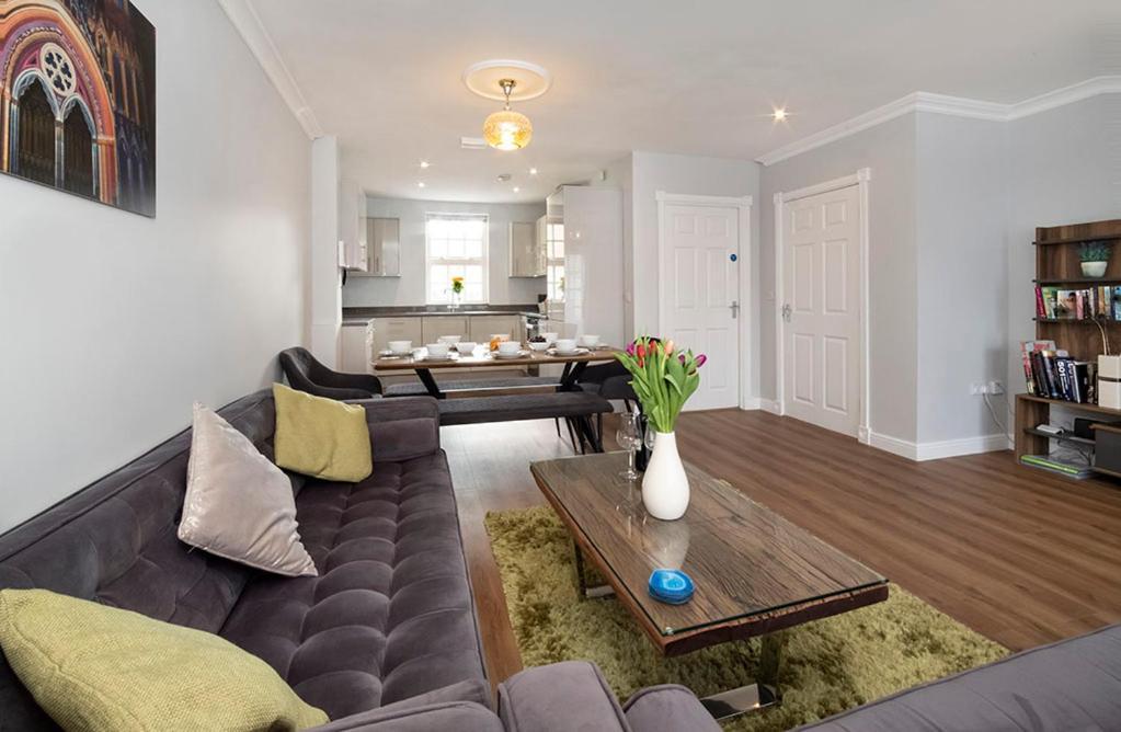 Thomas, Off Leeman Road * York